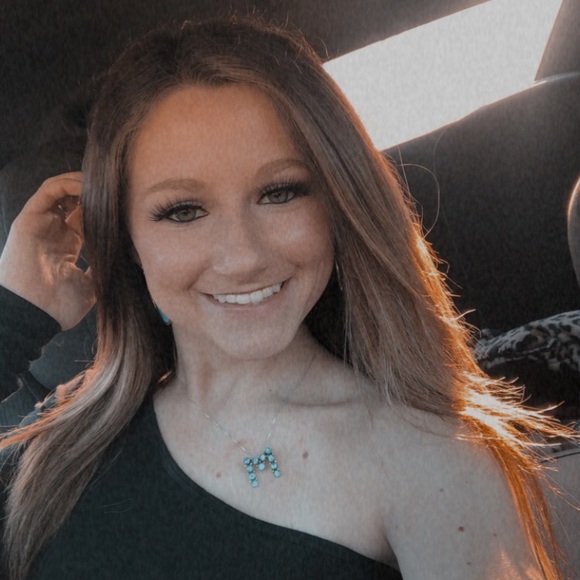 Meet your Posher, Meagan - Picture 3 of 3